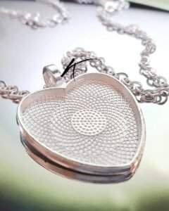 kaklo papuošalas ant grandinėlės